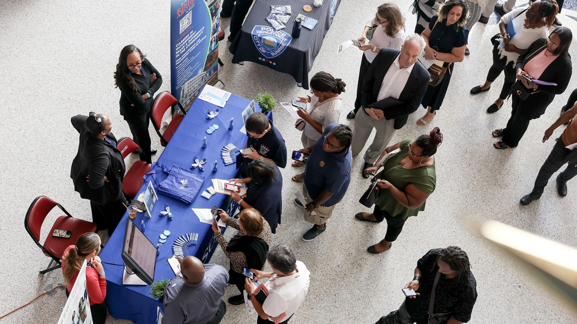The April 2026 jobs report shows 115,000 new jobs, double expectations. Analysts suggest the Federal Reserve lacks justification for near-term interest rate cuts.