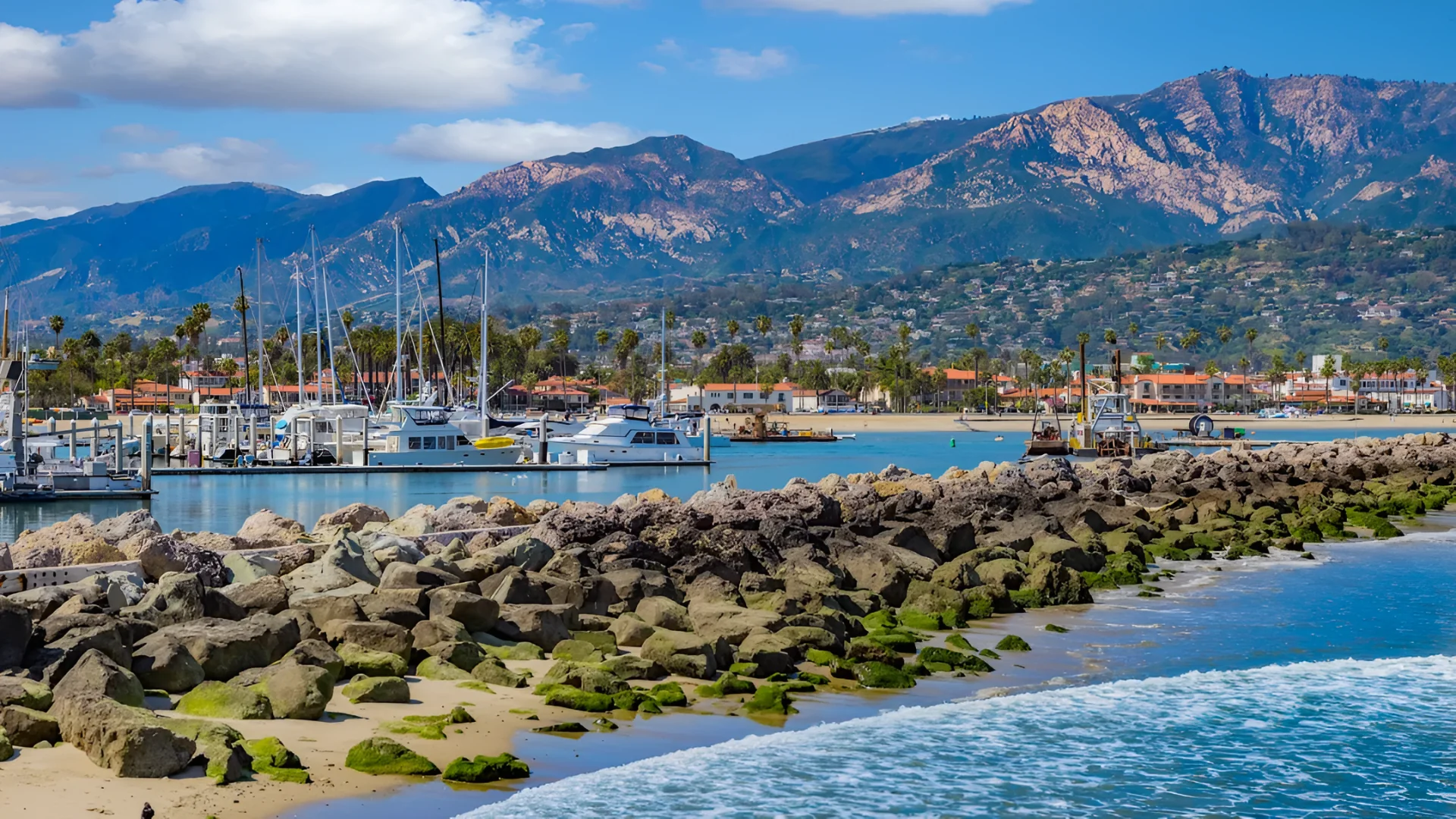 No, you're not imagining it. Santa Barbara sure does look like an idyllic European resort town. (Ron and Patty Thomas via Getty Images)