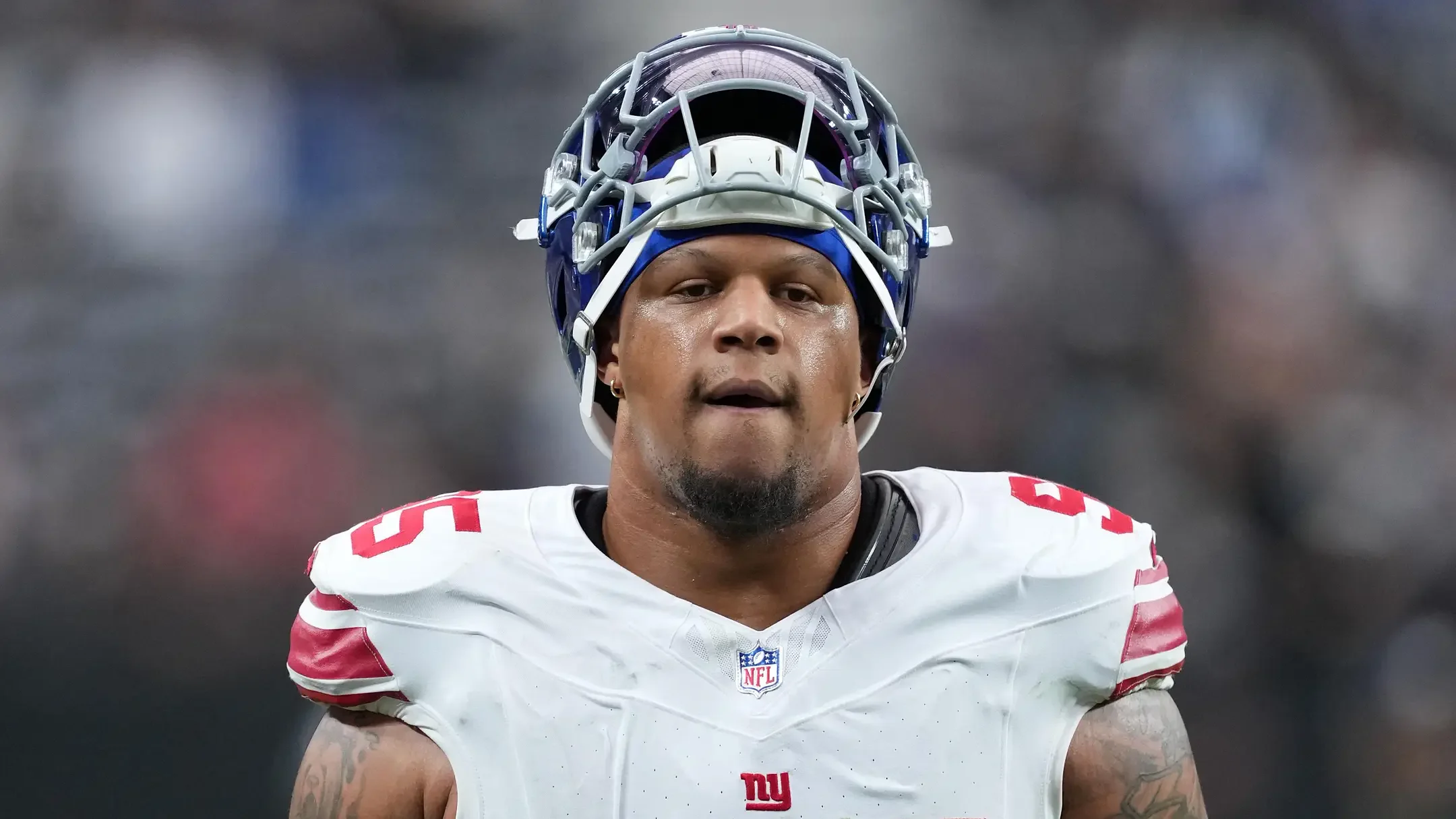 New York Giants defensive tackle Roy Robertson-Harris suffered a torn Achilles tendon during OTA No. 3 on Thursday. | Kirby Lee-Imagn Images