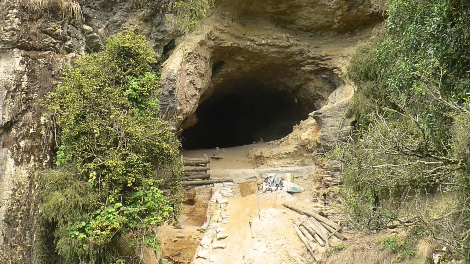 Moa Eggshell Cave in New Zealand