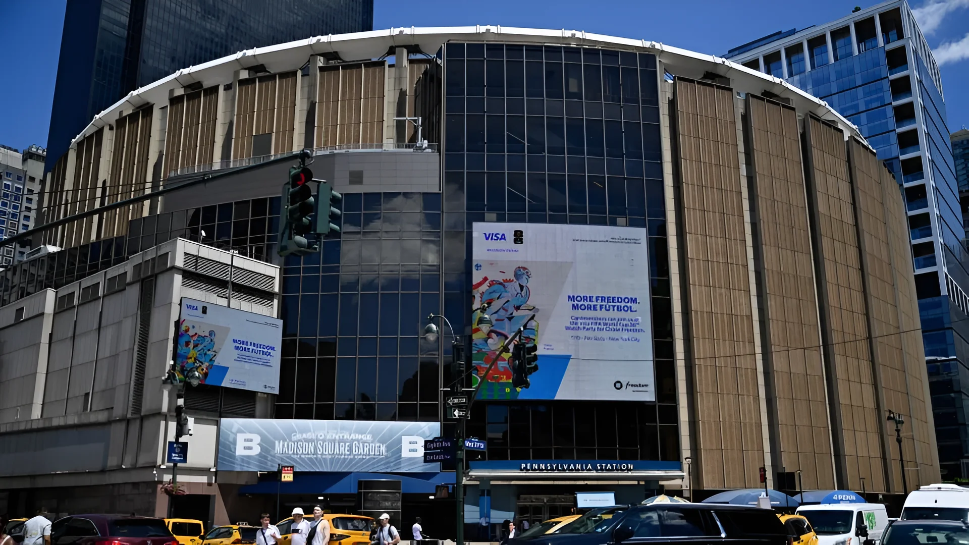 Nothing screams "romance" like Madison Square Garden! - Vincent Alban/Reuters