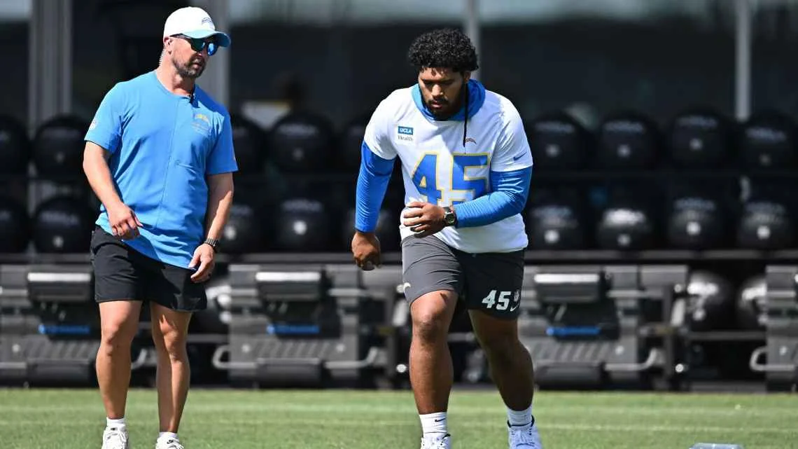 Tuli Tuipulotu didn’t practice for the second straight day amid ongoing contract negotiations. Instead, he worked out on the side with a trainer. AP Photo/William Liang