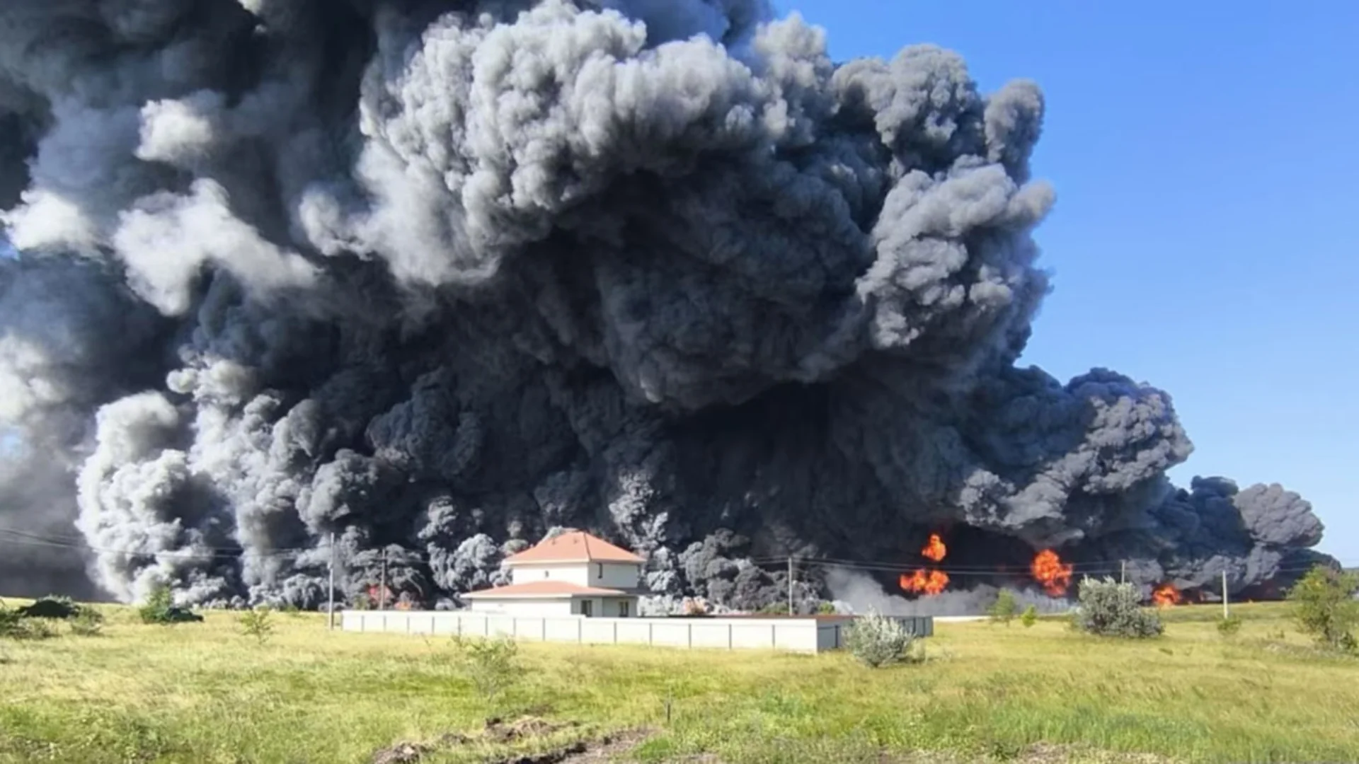 Smoke billows from a drone strike on a Kazan warehouse. Credit: @exilenova_plus